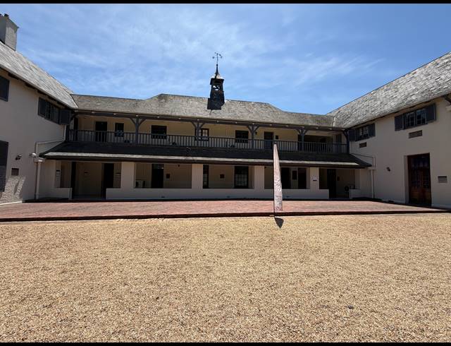 571M² OFFICE TO LET IN PAARDEVLEI